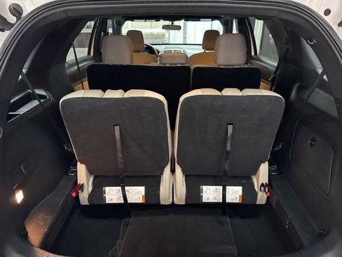 Used 2019 Ford Explorer XLT w/ Equipment Group 201A FWD image 21