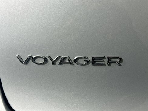 Used 2024 Chrysler Voyager LX image 28