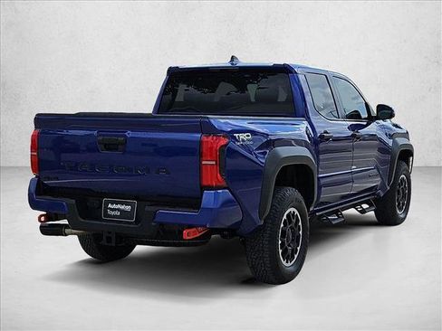 Certified 2025 Toyota Tacoma TRD Off-Road AWD/4WD image 5