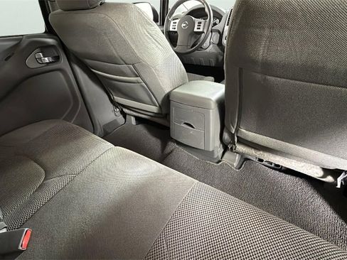 Used 2020 Nissan Frontier SV image 24