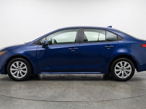 Used 2025 Toyota Corolla LE FWD image 5