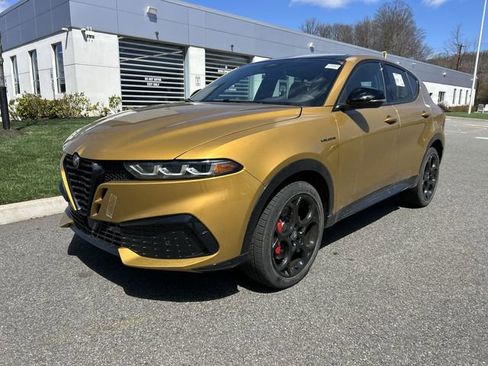 New 2026 Alfa Romeo Tonale w/ Quick Order Package 23H Volce AWD/4WD image 4
