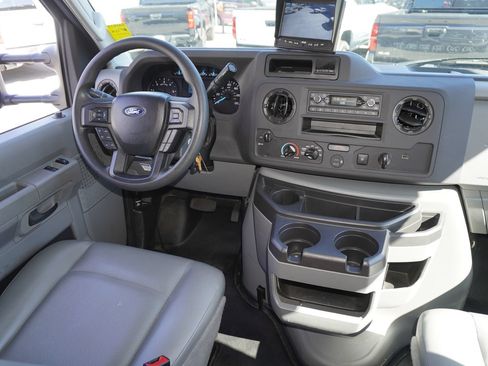 Used 2024 Ford E-450 and Econoline 450 Super Duty w/ Power Windows & Locks Group RWD image 24