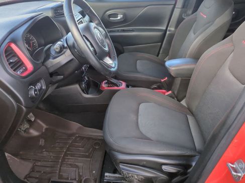 Used 2017 Jeep Renegade Trailhawk image 16