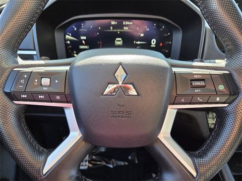 Used 2025 Mitsubishi Outlander SEL image 33