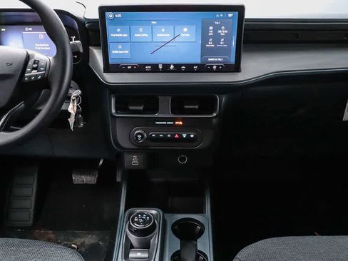 New 2025 Ford Maverick XL image 13