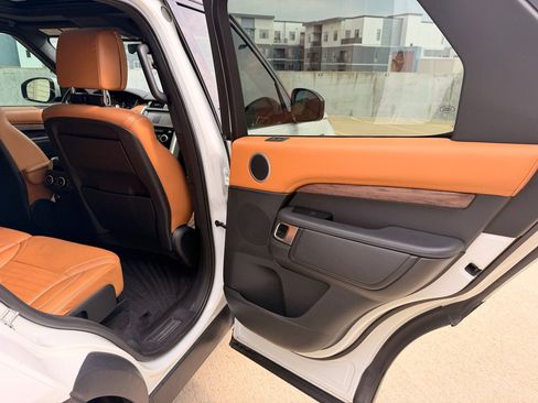 Used 2019 Land Rover Discovery HSE Luxury AWD/4WD image 19