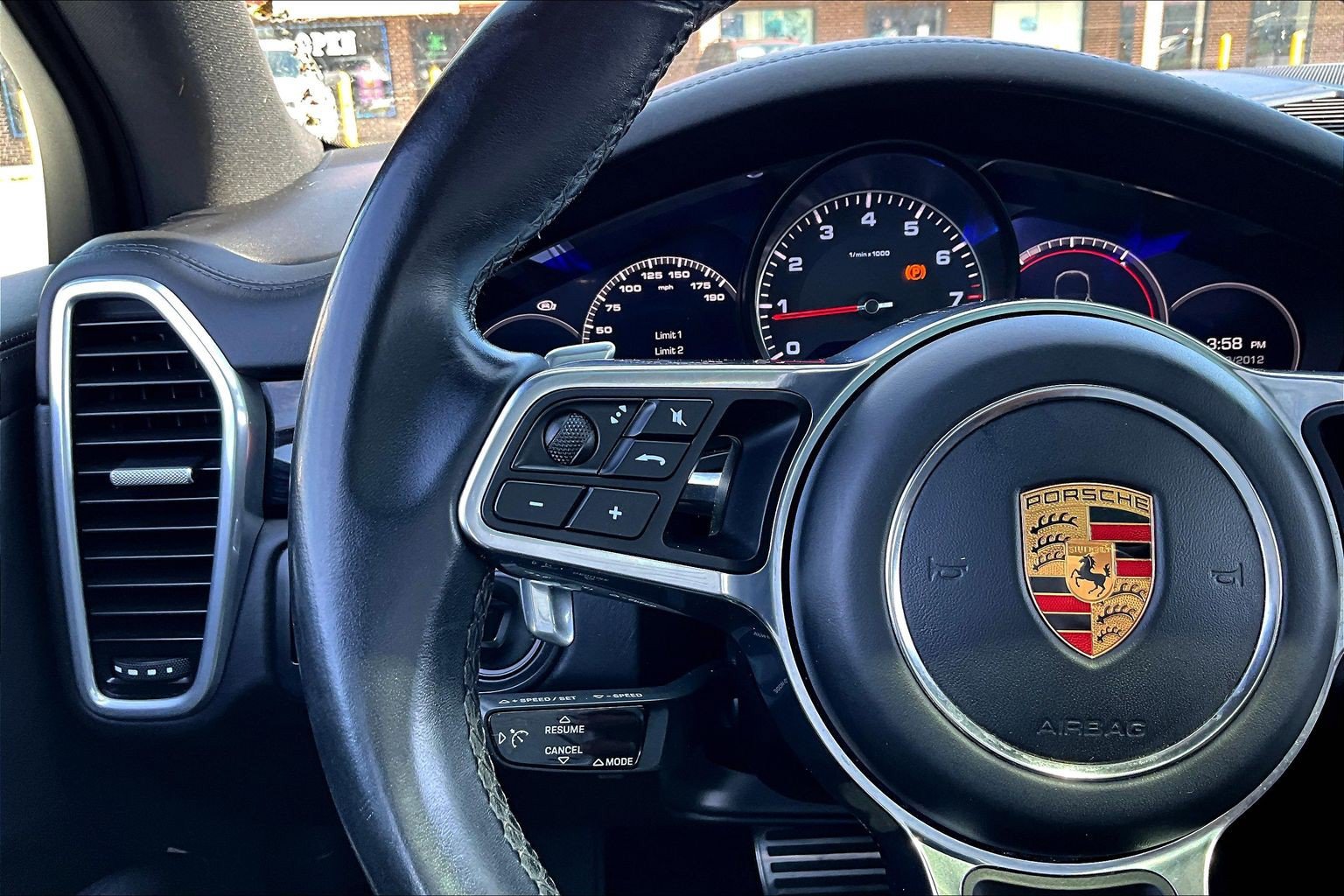 Used 2019 Porsche Cayenne S AWD/4WD image 11