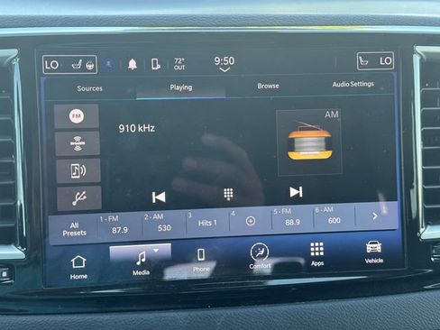 Certified 2024 Chrysler Pacifica Touring-L FWD image 28