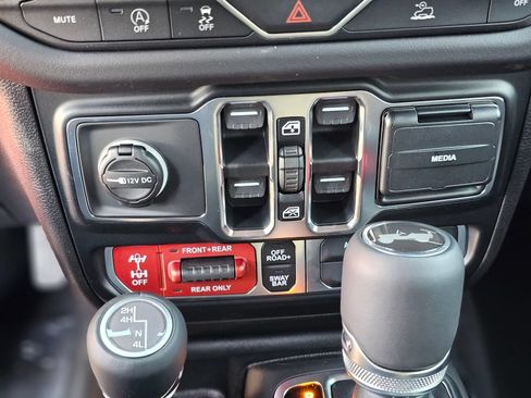 New 2026 Jeep Wrangler Unlimited Rubicon AWD/4WD image 14