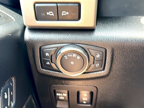 Used 2018 Ford F150 Lariat AWD/4WD image 37