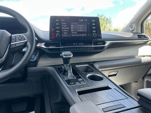 Certified 2021 Toyota Sienna Limited AWD/4WD image 19