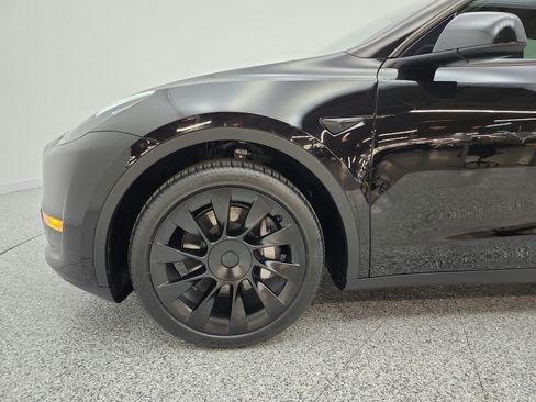 Used 2024 Tesla Model Y Long Range AWD/4WD image 20