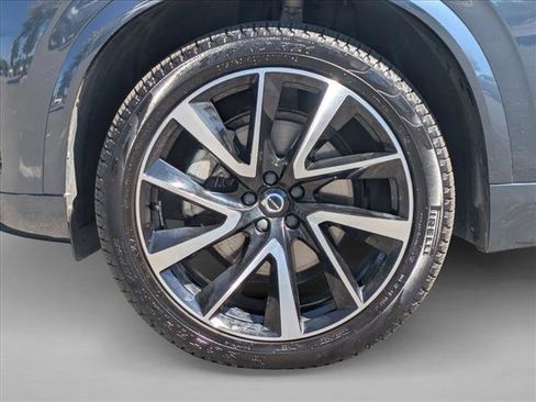 Used 2022 Volvo XC90 T6 Momentum w/ Advanced Package image 26