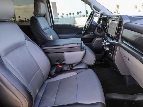 Used 2022 Ford F150 Lariat w/ Max Trailer Tow Package image 16