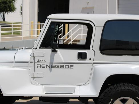 Used 1991 Jeep Wrangler Renegade AWD/4WD image 28