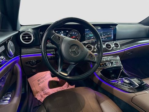 Used 2017 Mercedes-Benz E 300 4MATIC image 23