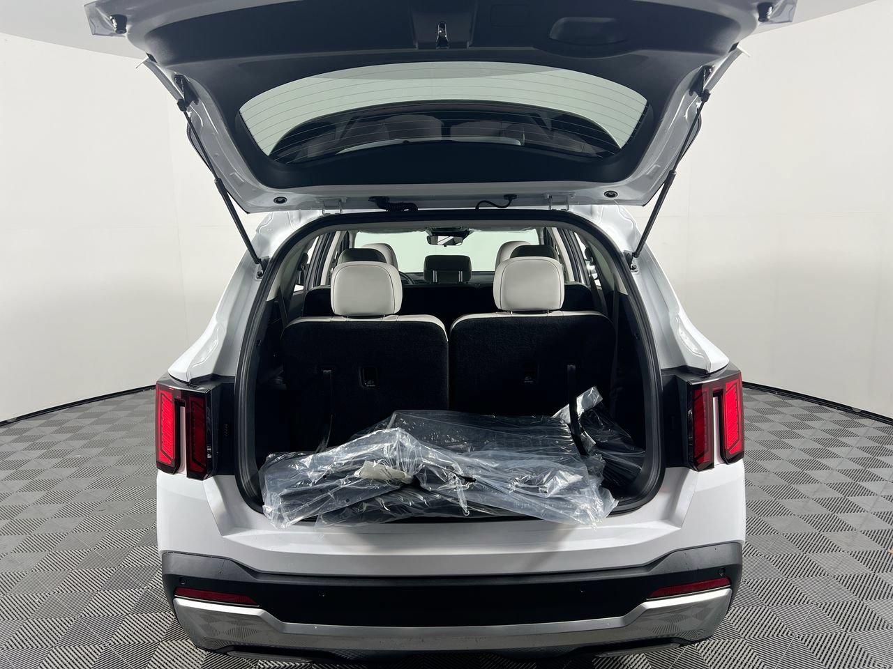 New 2026 Kia Sorento S w/ S Panoramic Sunroof Package FWD image 35