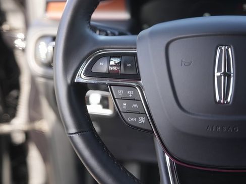 Used 2022 Lincoln Nautilus Reserve image 23