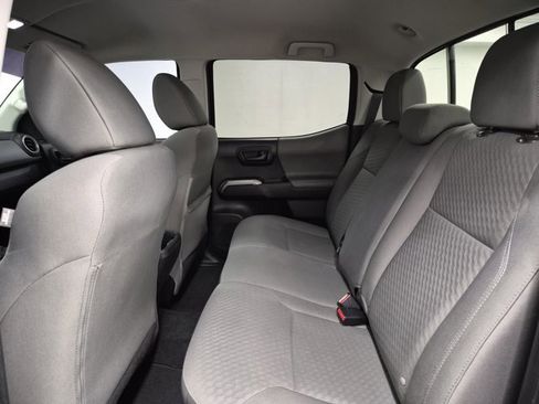 Used 2020 Toyota Tacoma 2WD Double Cab image 15