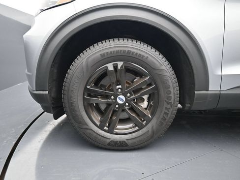 Used 2022 Ford Explorer XLT AWD/4WD image 12