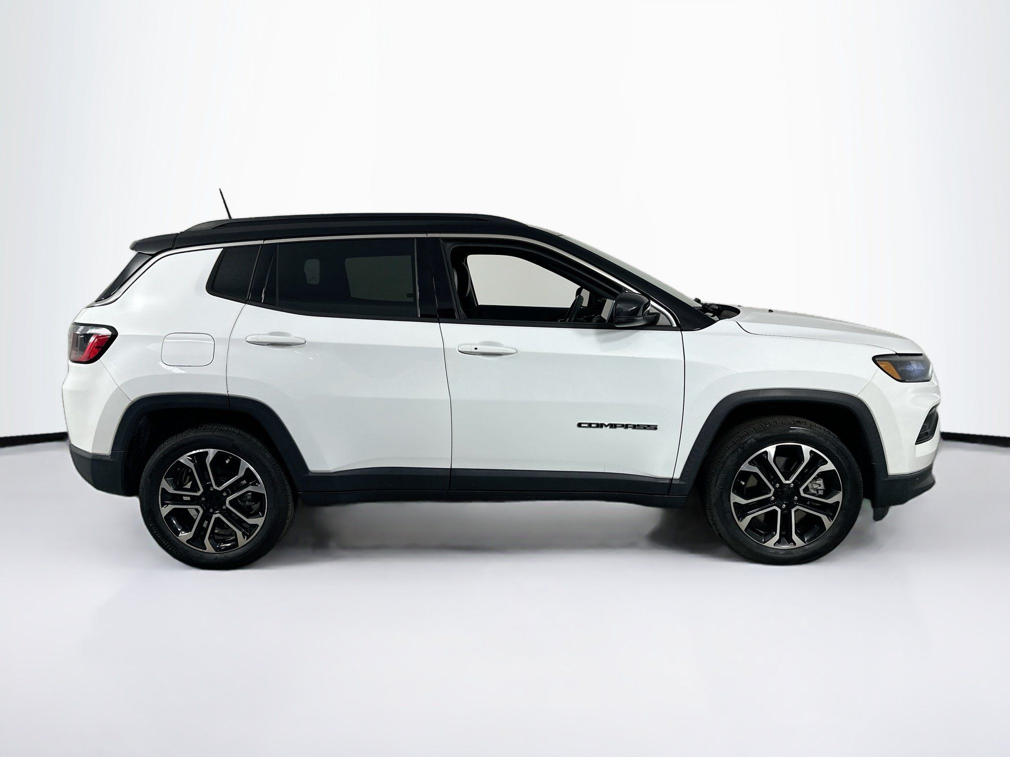 Used 2023 Jeep Compass Limited AWD/4WD image 4