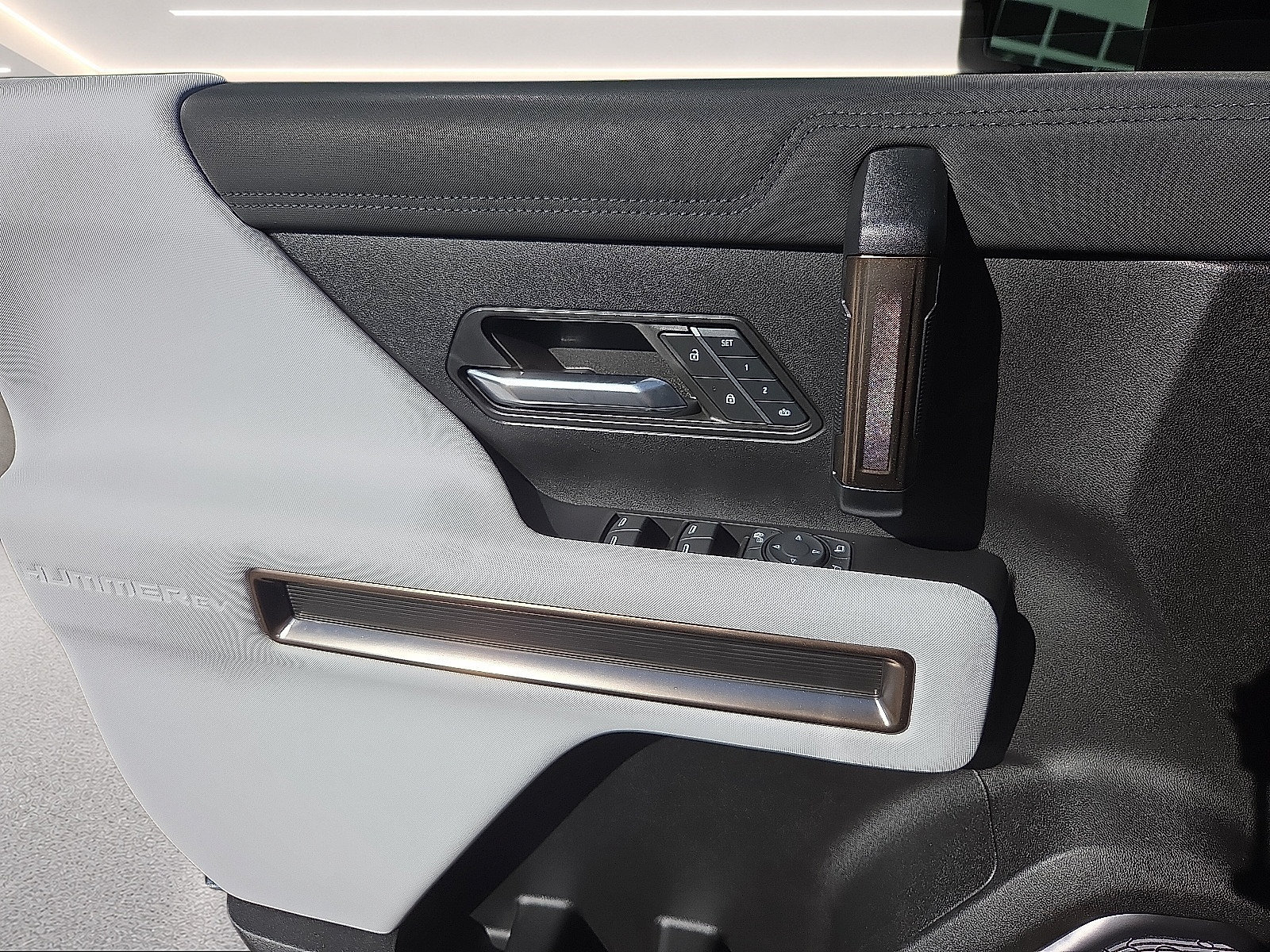 Used 2024 GMC Hummer EV 3X w/ Omega Edition AWD/4WD image 25