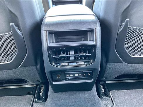 New 2026 Jeep Grand Cherokee Limited w/ Limited Altitude Package AWD/4WD image 20