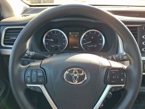 Used 2019 Toyota Highlander LE image 20