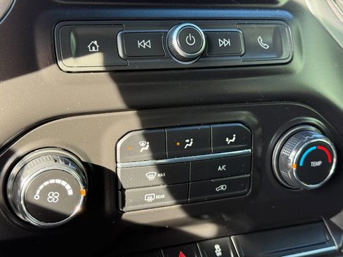 Used 2019 Chevrolet Silverado 1500 Custom w/ Custom Convenience Package image 24