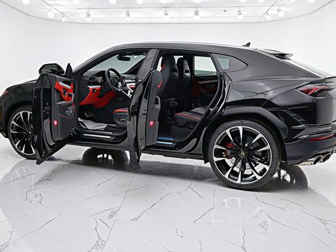 Used 2024 Lamborghini Urus S AWD/4WD image 5