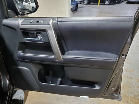 Used 2019 Toyota 4Runner SR5 AWD/4WD image 16