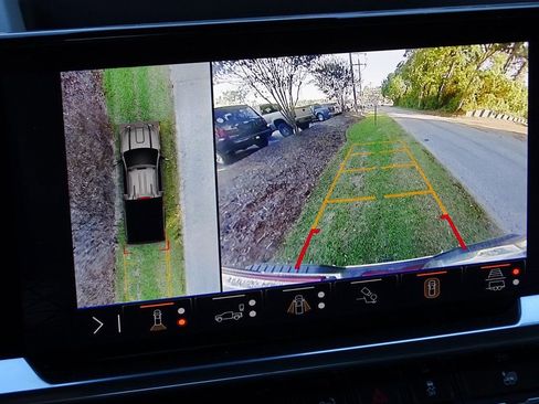 Used 2024 GMC Sierra 2500 SLT w/ SLT Convenience Package image 37