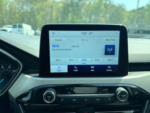 Used 2022 Ford Escape SE image 26