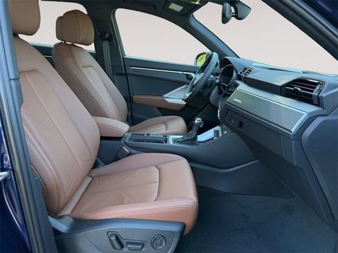 New 2025 Audi Q3 2.0T Premium image 15