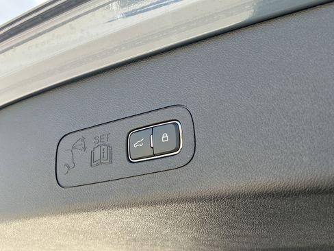 New 2025 Lincoln Aviator Reserve w/ Luxury Package image 33