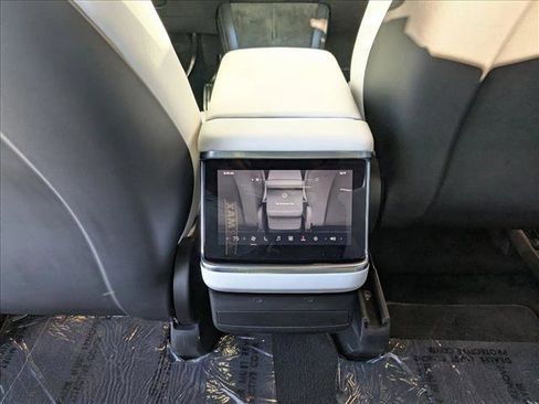 Used 2022 Tesla Model X image 18