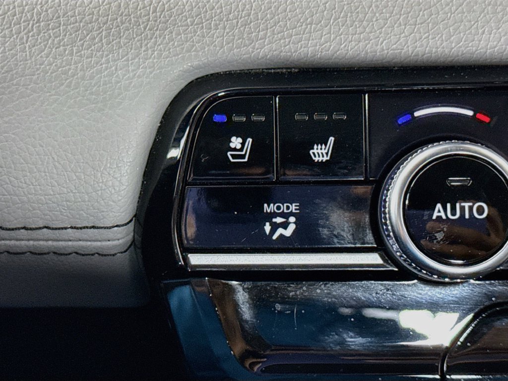 Used 2023 Honda Pilot Elite image 21