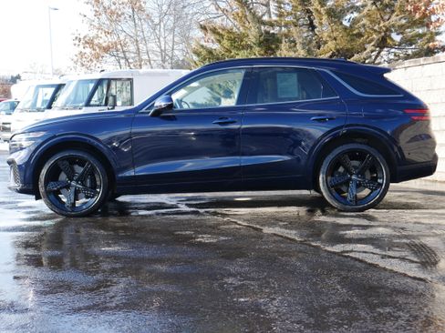 Used 2023 Genesis GV70 3.5T Sport w/ Sport Prestige Package image 3