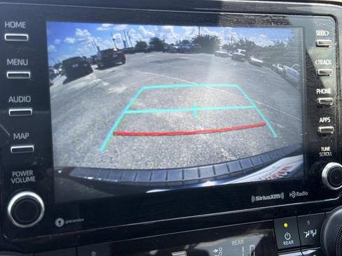 Used 2022 Toyota Highlander XLE FWD image 30