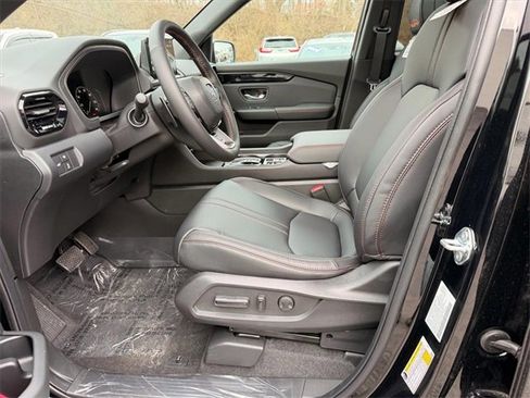 New 2025 Honda Pilot TrailSport image 8