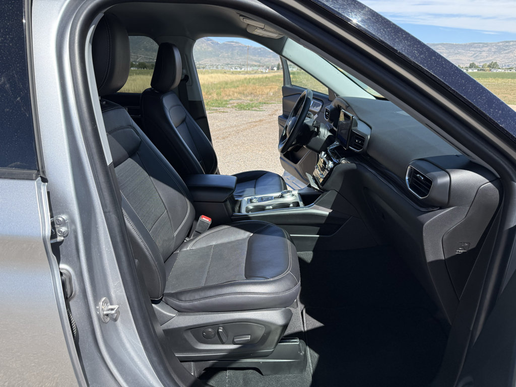 Used 2022 Ford Explorer Limited AWD/4WD image 38