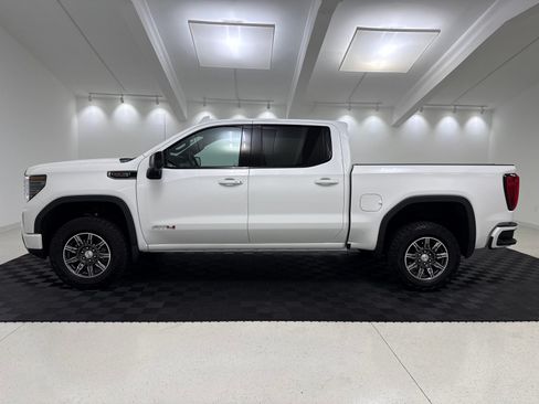 Used 2025 GMC Sierra 1500 AT4 AWD/4WD image 4