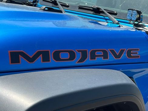 Used 2021 Jeep Gladiator Mojave AWD/4WD image 2