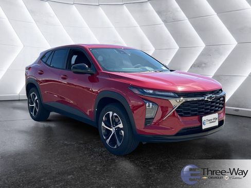 New 2026 Chevrolet Trax RS FWD image 4