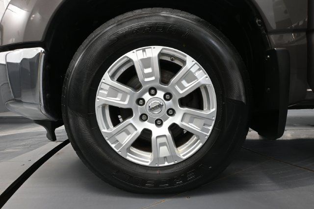 Used 2018 Nissan Titan SV AWD/4WD image 13