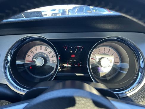 Used 2011 Ford Mustang GT Premium image 24