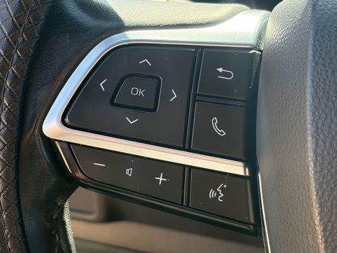 Used 2021 Toyota Highlander XSE FWD image 9