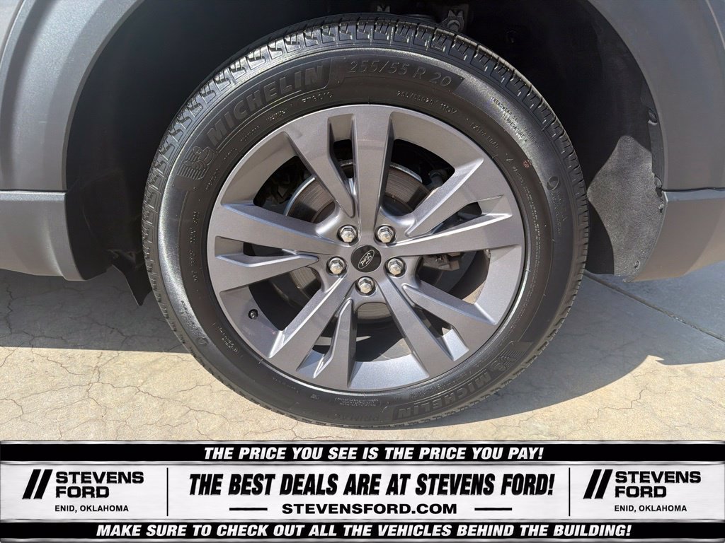 Used 2023 Ford Explorer XLT w/ Equipment Group 202A AWD/4WD image 13