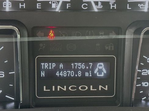Used 2014 Lincoln Navigator 4WD image 13